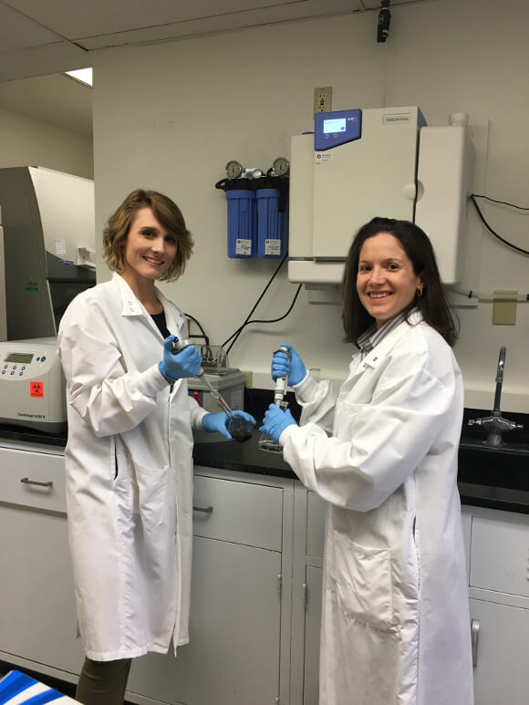 McBirney and her research advisor, Associate Professor Andrea Armani. Photo courtesy of USC Viterbi Armani Research Lab.