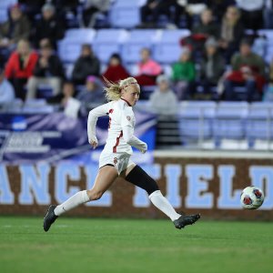 As a freshman, Penelope Hocking led the conference with 14 goals, earning All-Pac-12 second team honors. As a sophomore, she became a starter and quickly became one nation’s best forwards, making the All-Pac-12 First Team. (Photo/Andy Mead)