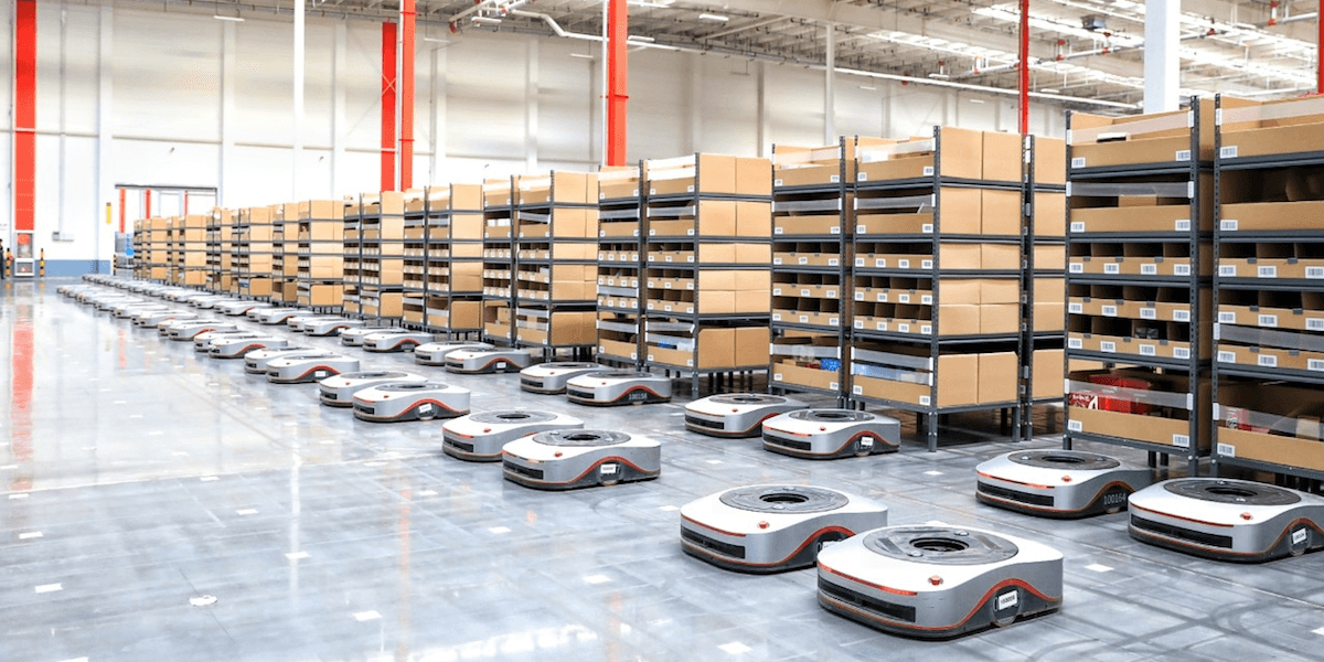 Robots in one of JD.com's fully automated warehouses. Image/JD.com