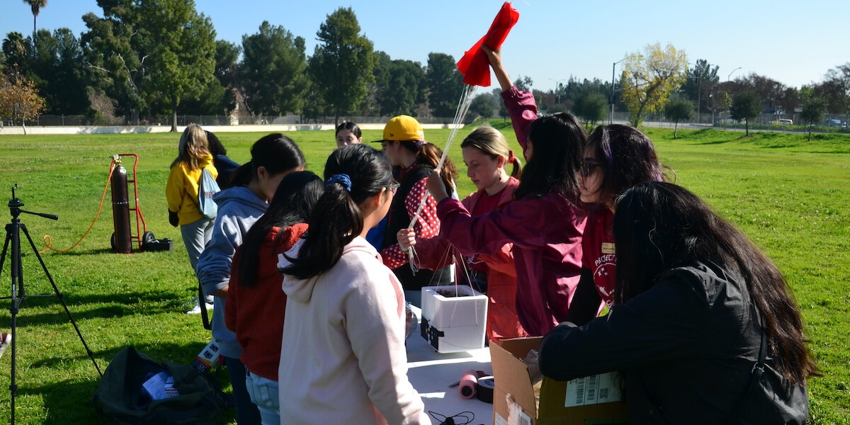 Students from the Project Payload 2019 cohort preparing the high-altitude balloon for launch. (Image Courtesy of USC Viterbi K-12 STEM Center)