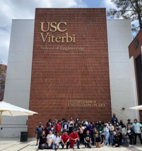 32 Students from Early College Academy Visit USC Viterbi. PHOTO/JEFFREY VARGAS.