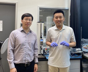 Professor Hangbo Zhao and the paper’s first author, Xinghao Huang, PhD candidate in Mechanical Engineering