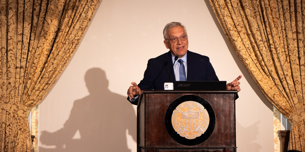 Dean Yannis C. Yortsos at the 2024 Faculty and Staff Awards (Photo/Tracy Che)