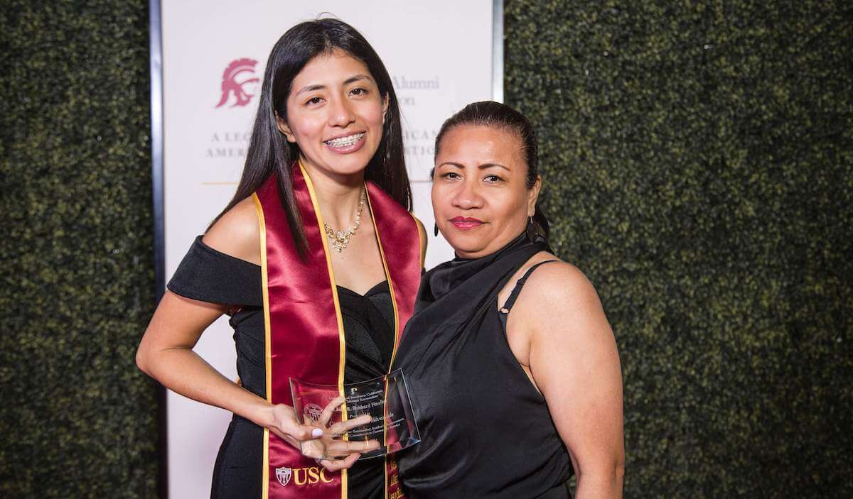 Cinthia Sanchez Alvarado and her mother Ana Alvarado. Image/Cinthia Sanchez Alvarado