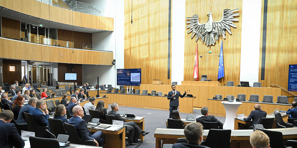 José Ferreira presents at the European Interparliamentary Space Conference in Vienna. Photo: Parlamentsdirektion / Anna Rauchenberger
