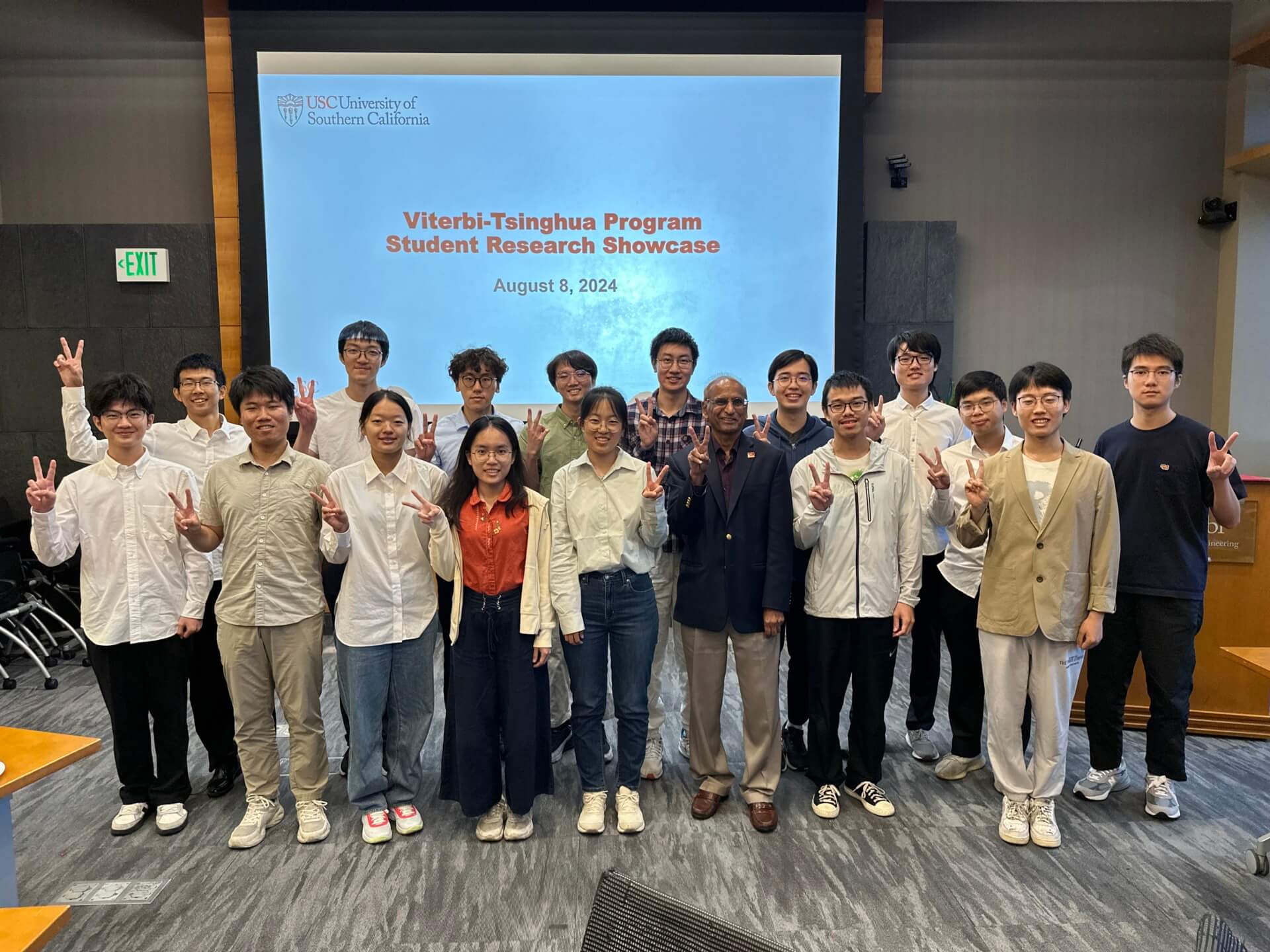 Group photo of Tsinghua Univ summer research Students