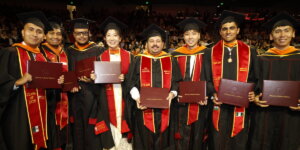 Master's graduates at the first 2025 ceremony. Image/Noé Montes