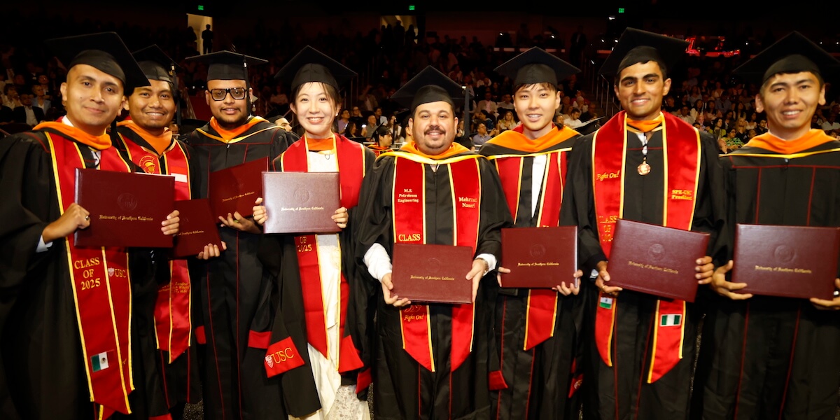 Master's graduates at the first 2025 ceremony. Image/NoƩ Montes
