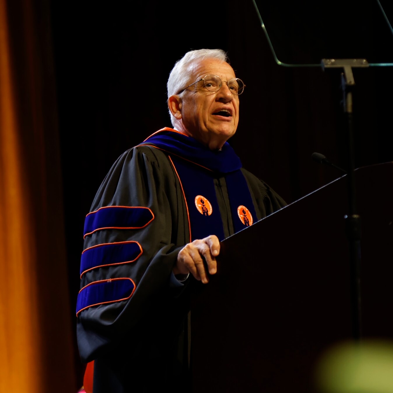 USC Viterbi Dean Yannis C. Yortsos addresses the master's cohort. Image/NoƩ Montes