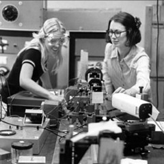 In 1981, Elsa Garmire, an early pioneer in laser technology and a non-linear optics expert, became the first woman to become a tenured full professor in the school’s history.